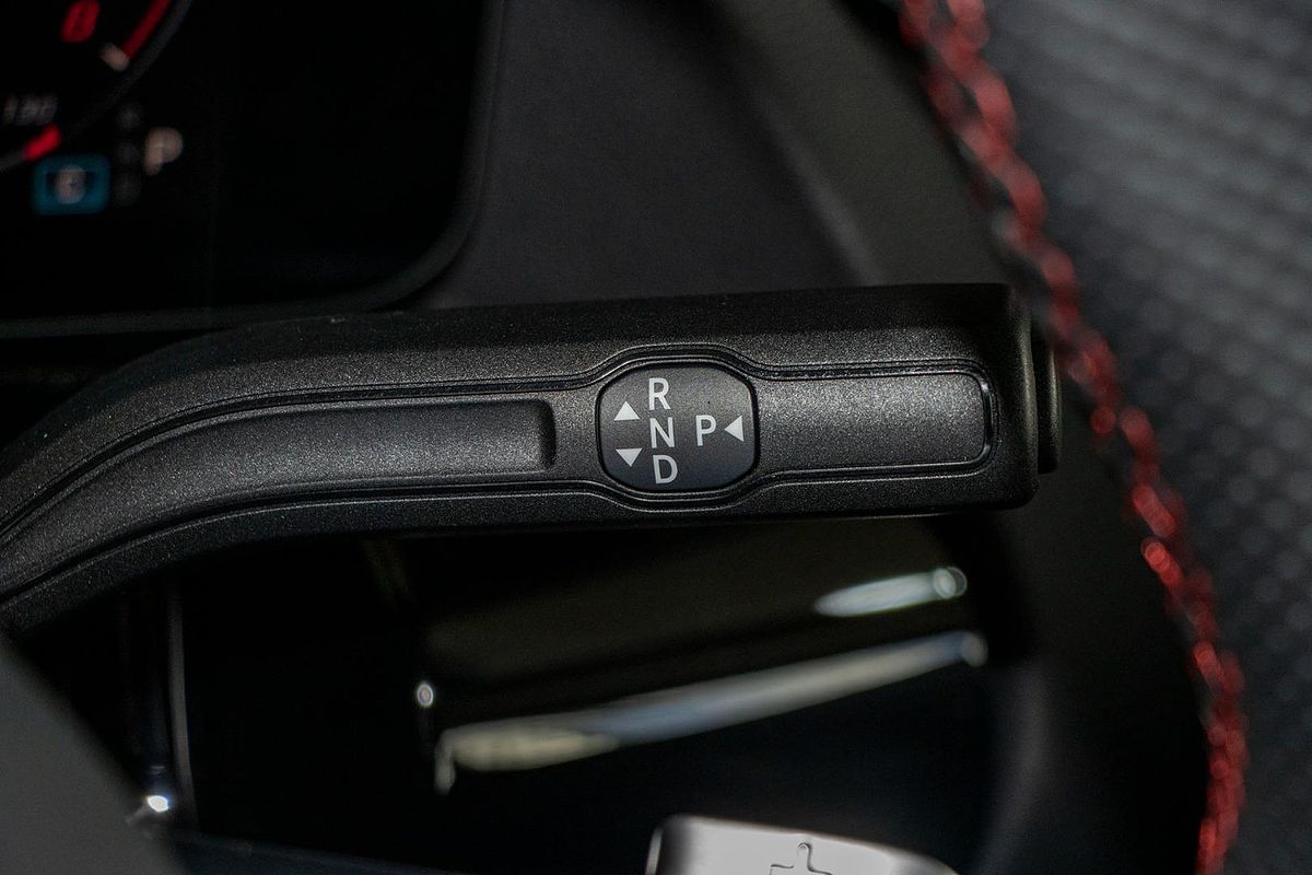 H247 805+055MY GLA200 Wagon 5d r DCT 7sp 1.3T