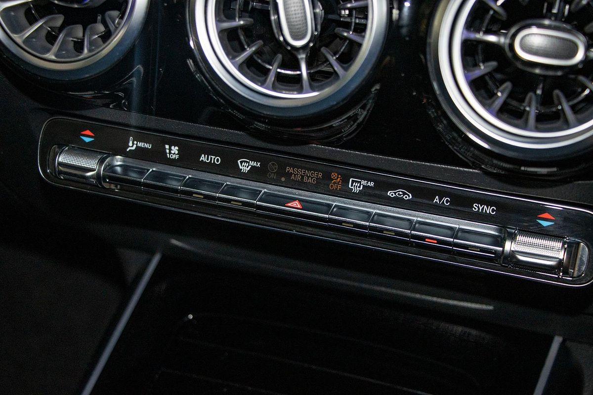 H247 805+055MY GLA200 Wagon 5d r DCT 7sp 1.3T