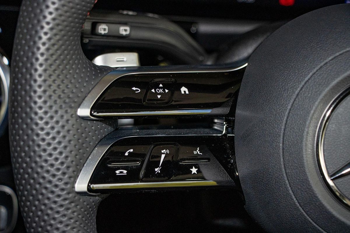 H247 805+055MY GLA200 Wagon 5d r DCT 7sp 1.3T