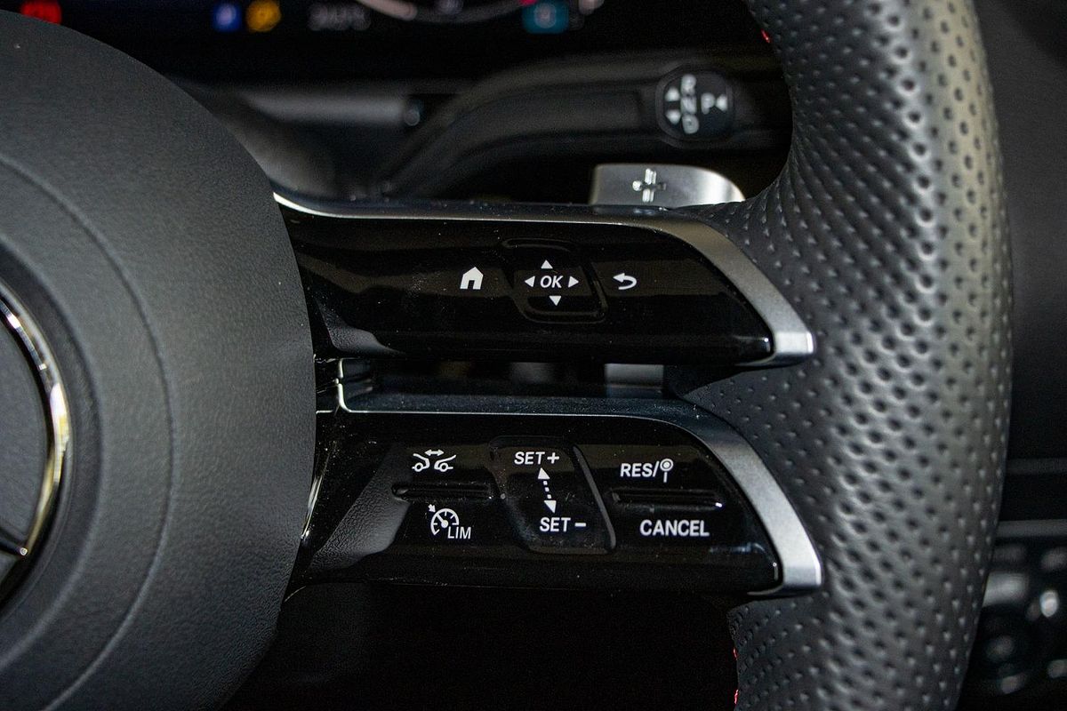 H247 805+055MY GLA200 Wagon 5d r DCT 7sp 1.3T