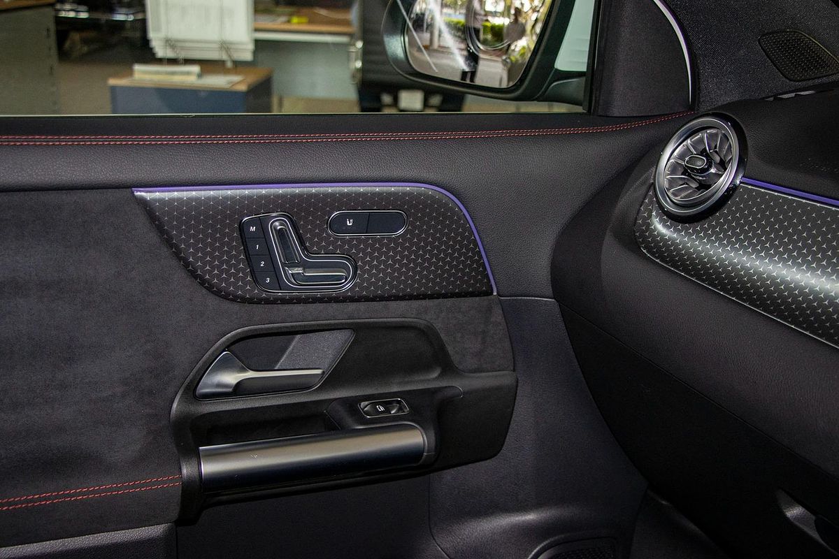 H247 805+055MY GLA200 Wagon 5d r DCT 7sp 1.3T