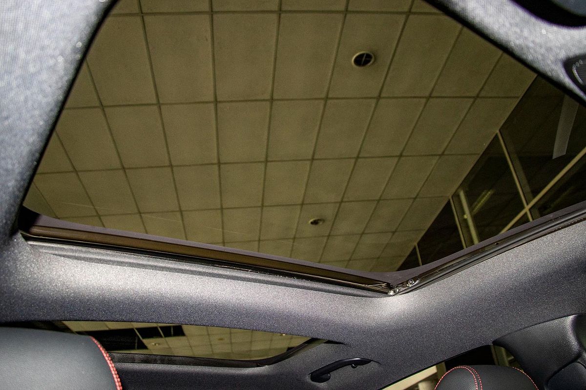 H247 805+055MY GLA200 Wagon 5d r DCT 7sp 1.3T