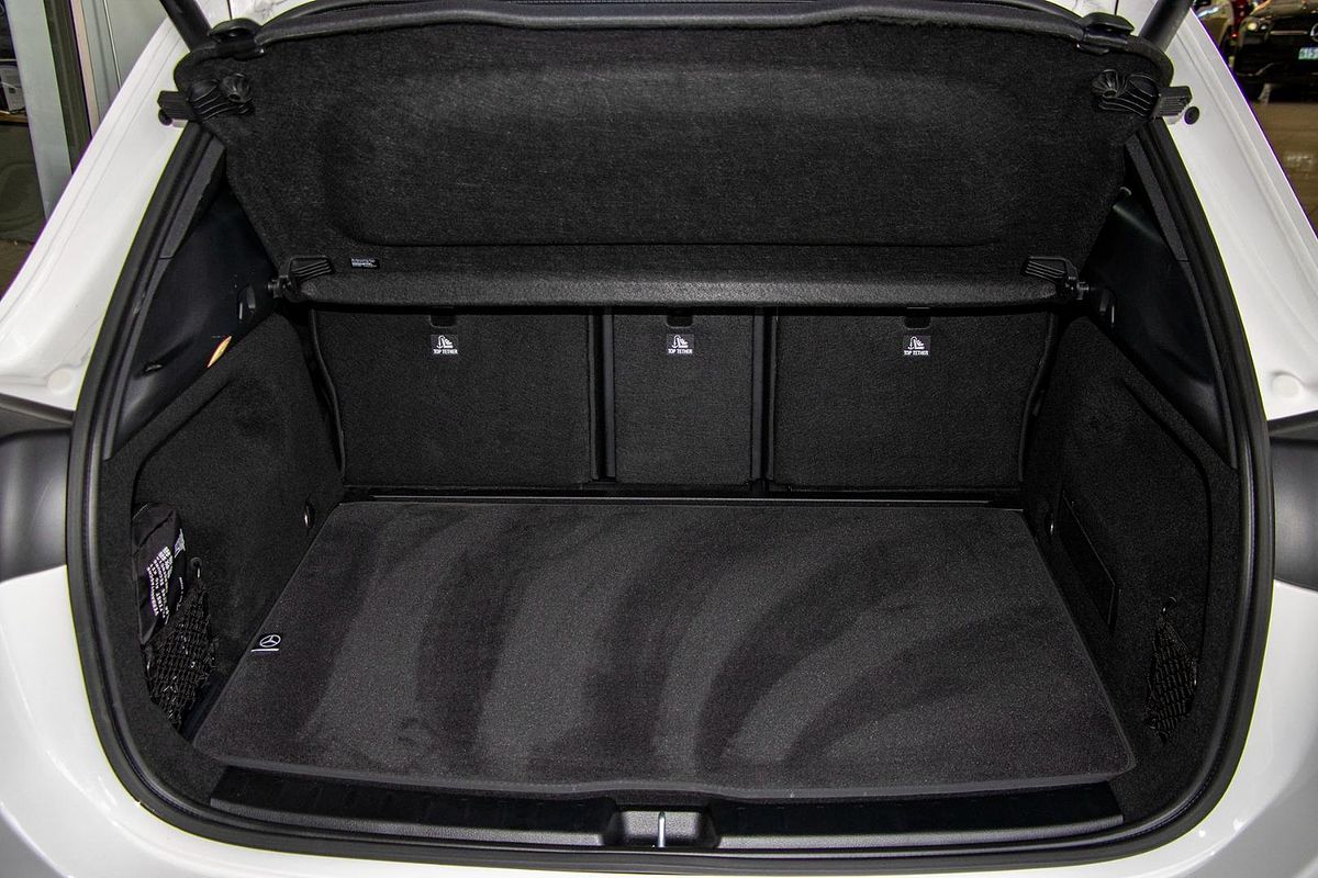 H247 805+055MY GLA200 Wagon 5d r DCT 7sp 1.3T