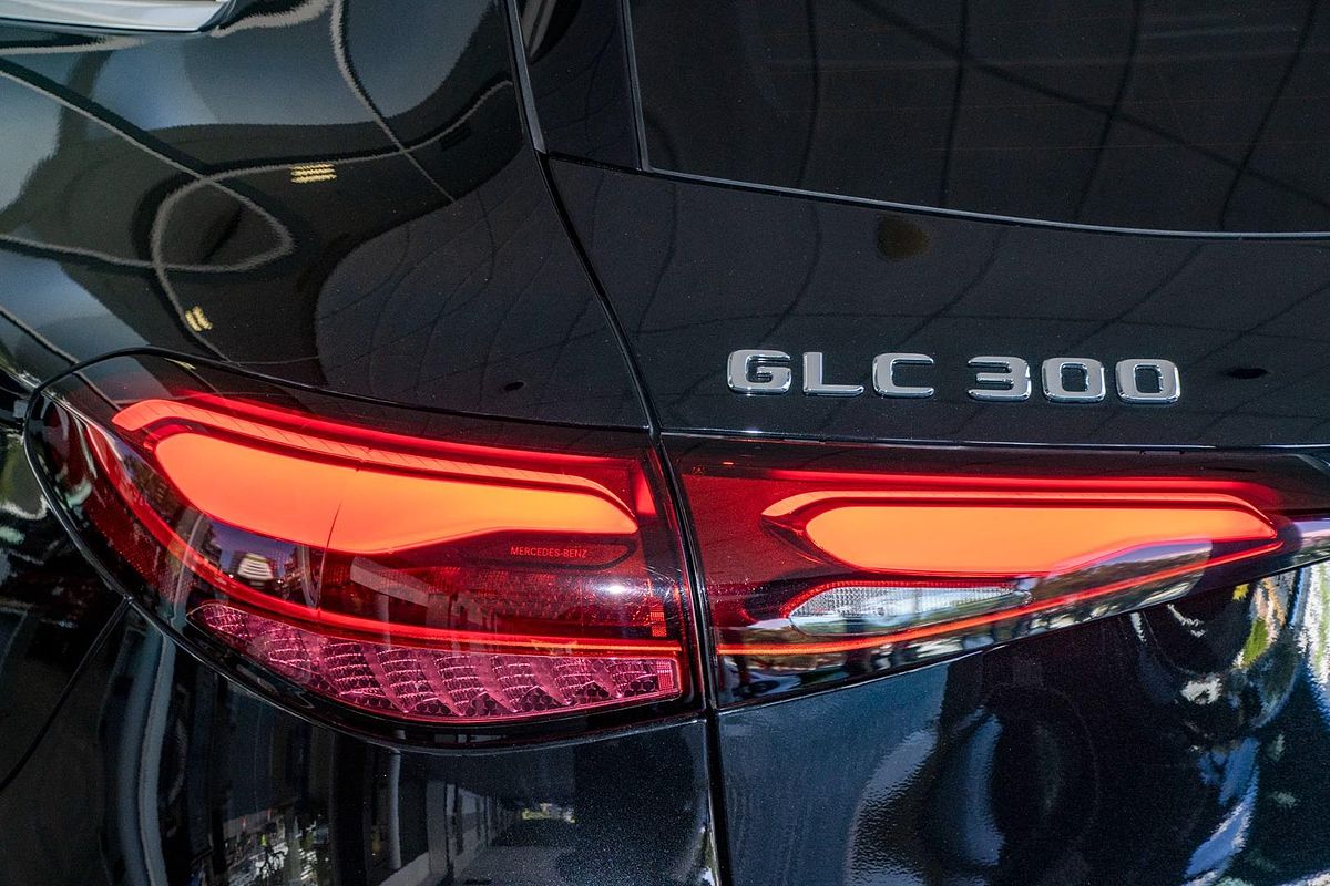 X254 805+055MY GLC300 WAG 9G 9 sp 2.0T/17kW