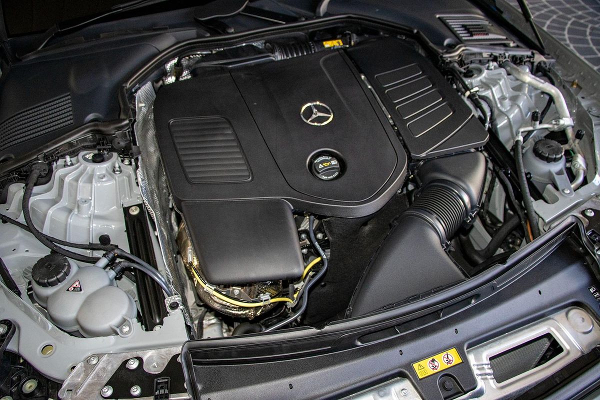 A236 805MY CLE300 CAB 2dr 9G 9 sp 2.0T/17kW