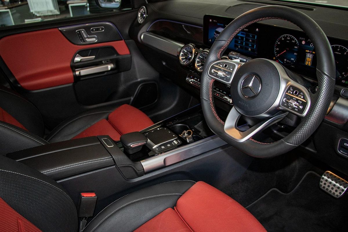 X247 801+051MY GLB250 WAG DUAL 8sp 2.0T