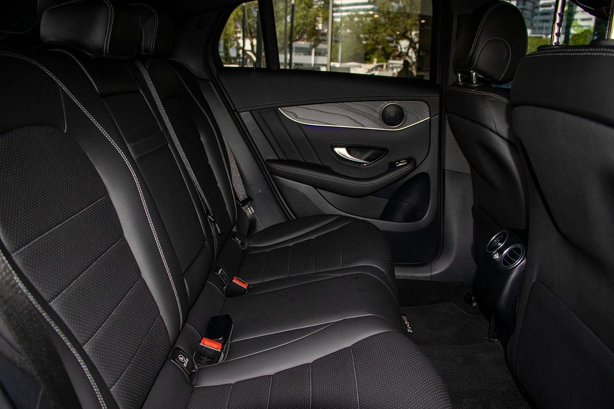 C253 802MY GLC300 CPE 5dr 9G 9 sp 2.0T