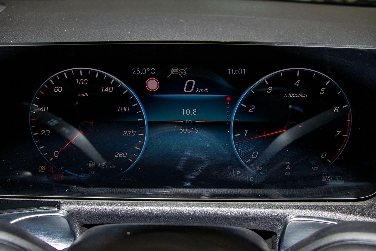 X247 801+051MY GLB250 WAG DUAL 8sp 2.0T