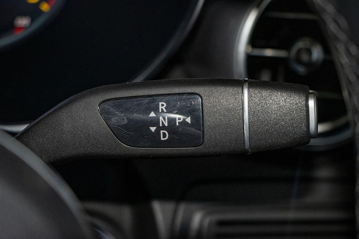 C253 802MY GLC300 CPE 5dr 9G 9 sp 2.0T