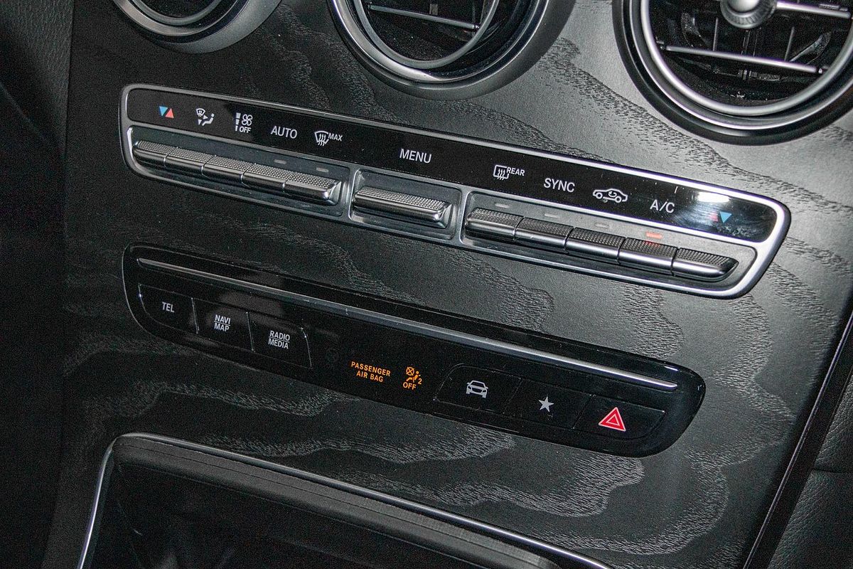 C253 802MY GLC300 CPE 5dr 9G 9 sp 2.0T