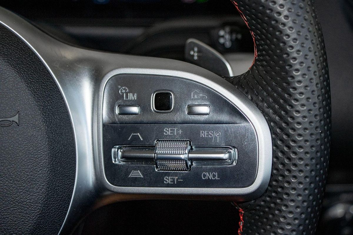 X247 801+051MY GLB250 WAG DUAL 8sp 2.0T