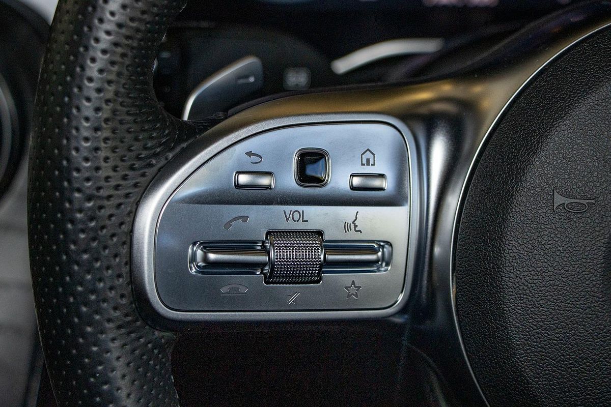 C253 802MY GLC300 CPE 5dr 9G 9 sp 2.0T