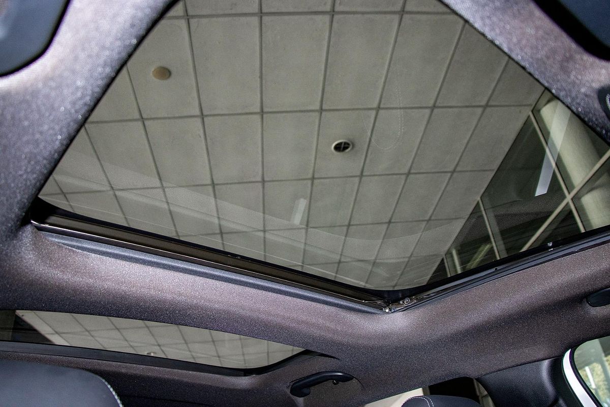 X247 801+051MY GLB250 WAG DUAL 8sp 2.0T