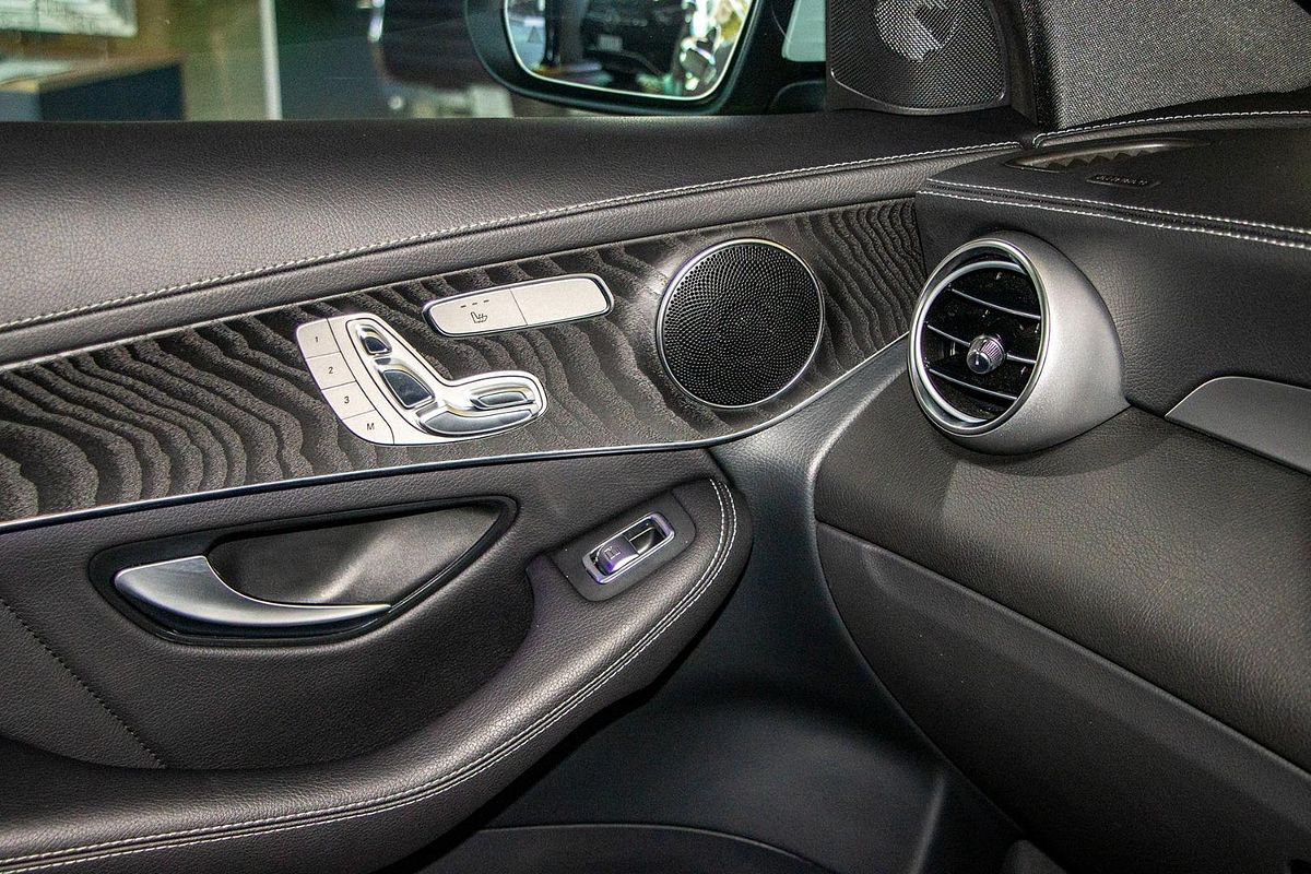 C253 802MY GLC300 CPE 5dr 9G 9 sp 2.0T