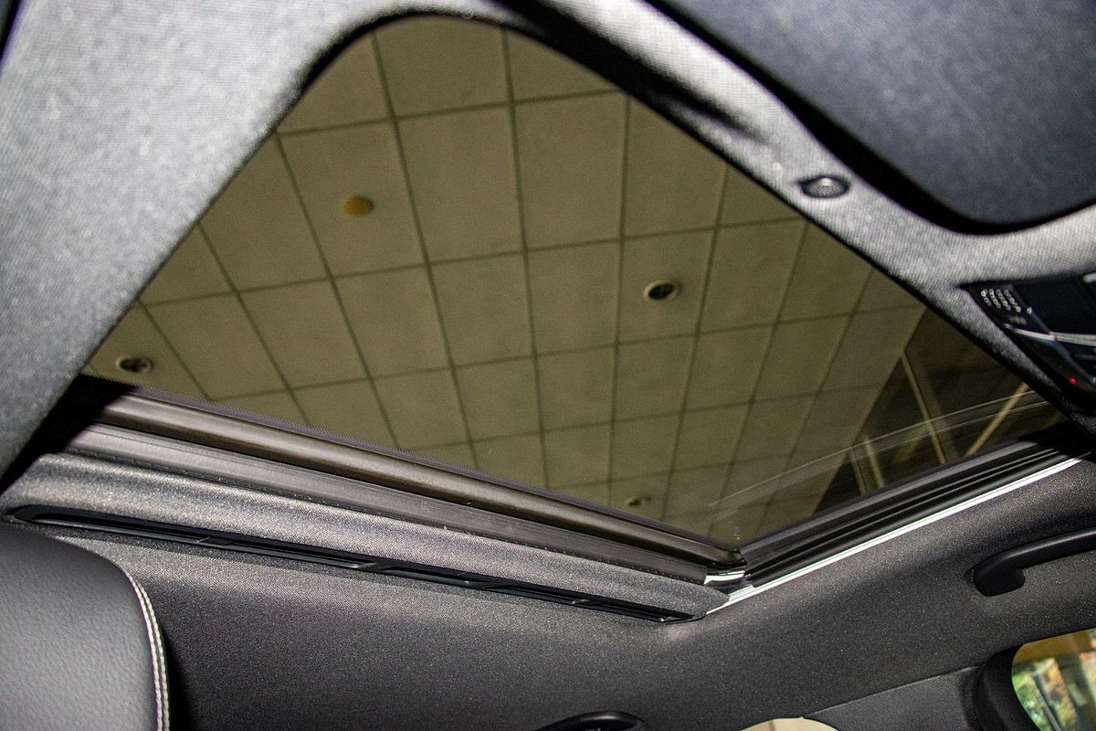 C253 802MY GLC300 CPE 5dr 9G 9 sp 2.0T