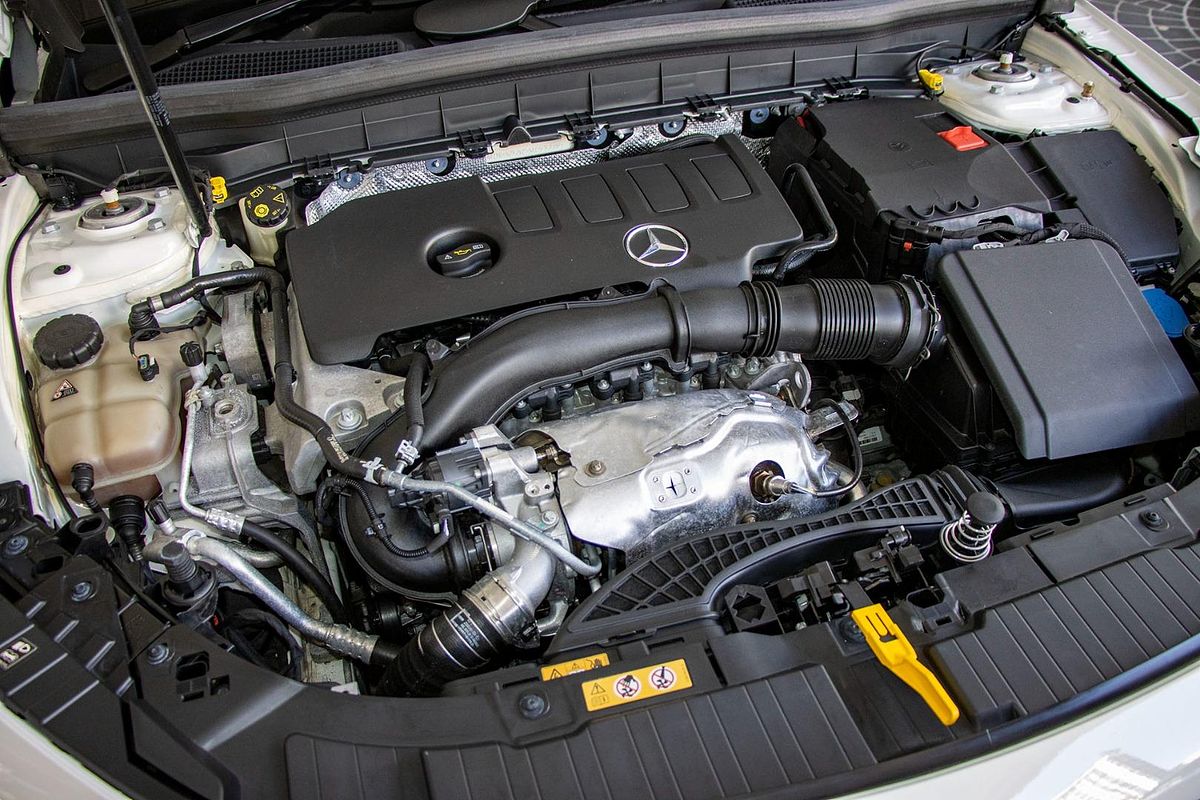 X247 801+051MY GLB250 WAG DUAL 8sp 2.0T