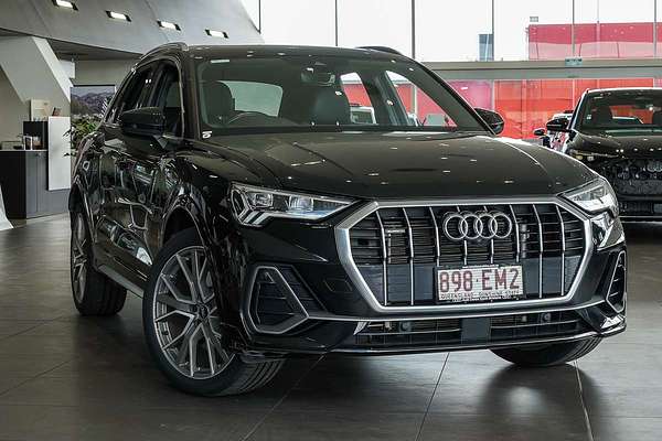 2022 Audi Q3 40 TFSI S line F3