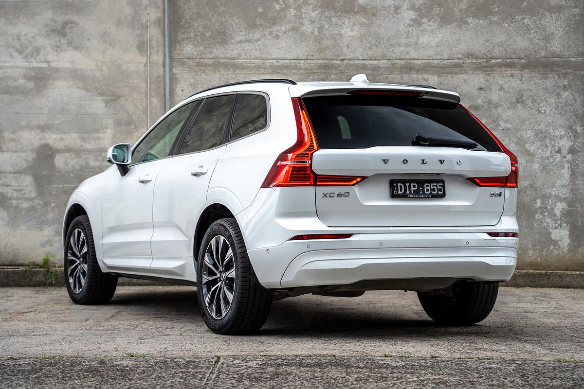 2024 Volvo XC60 Plus B5