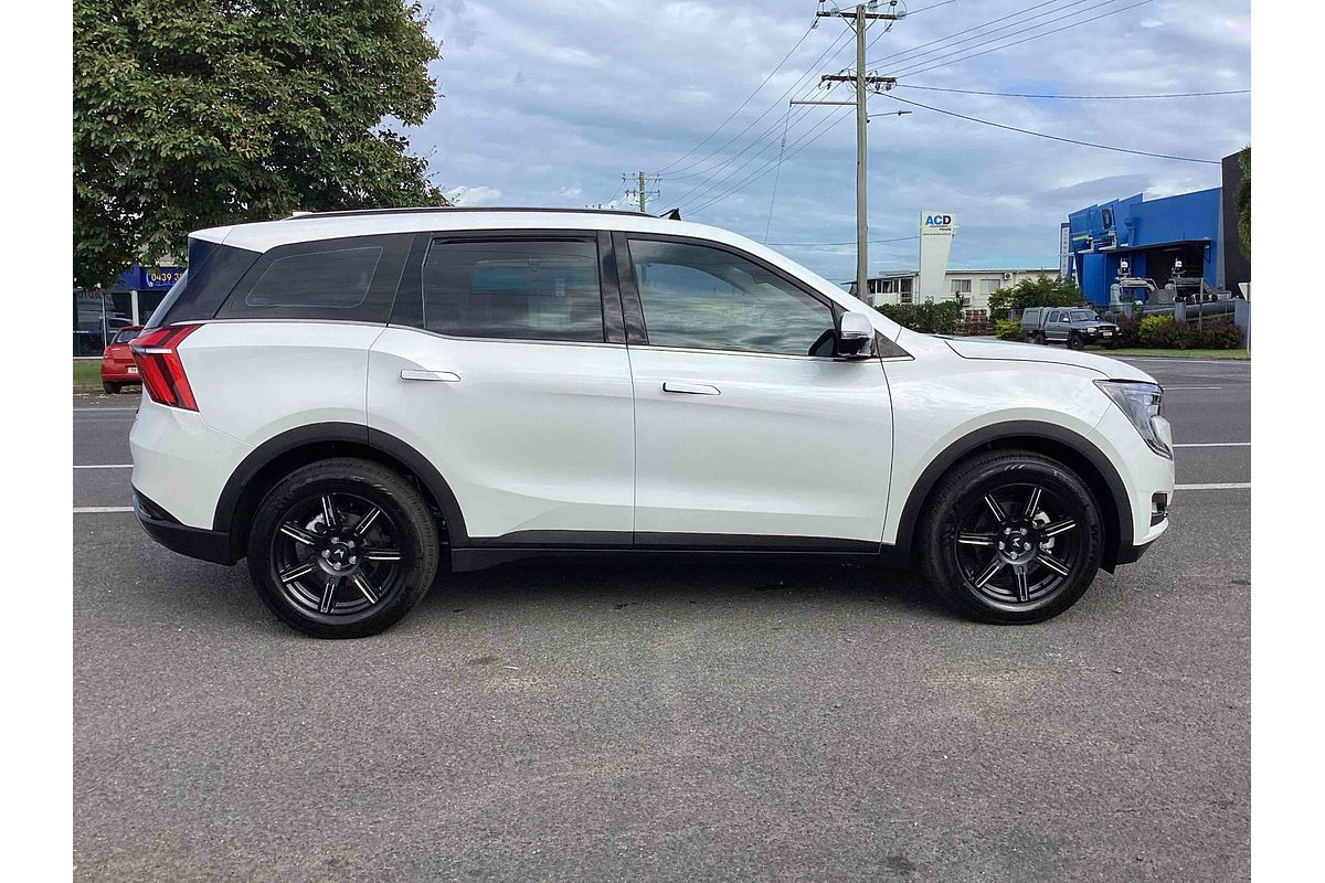 2025 Mahindra XUV700 AX7L