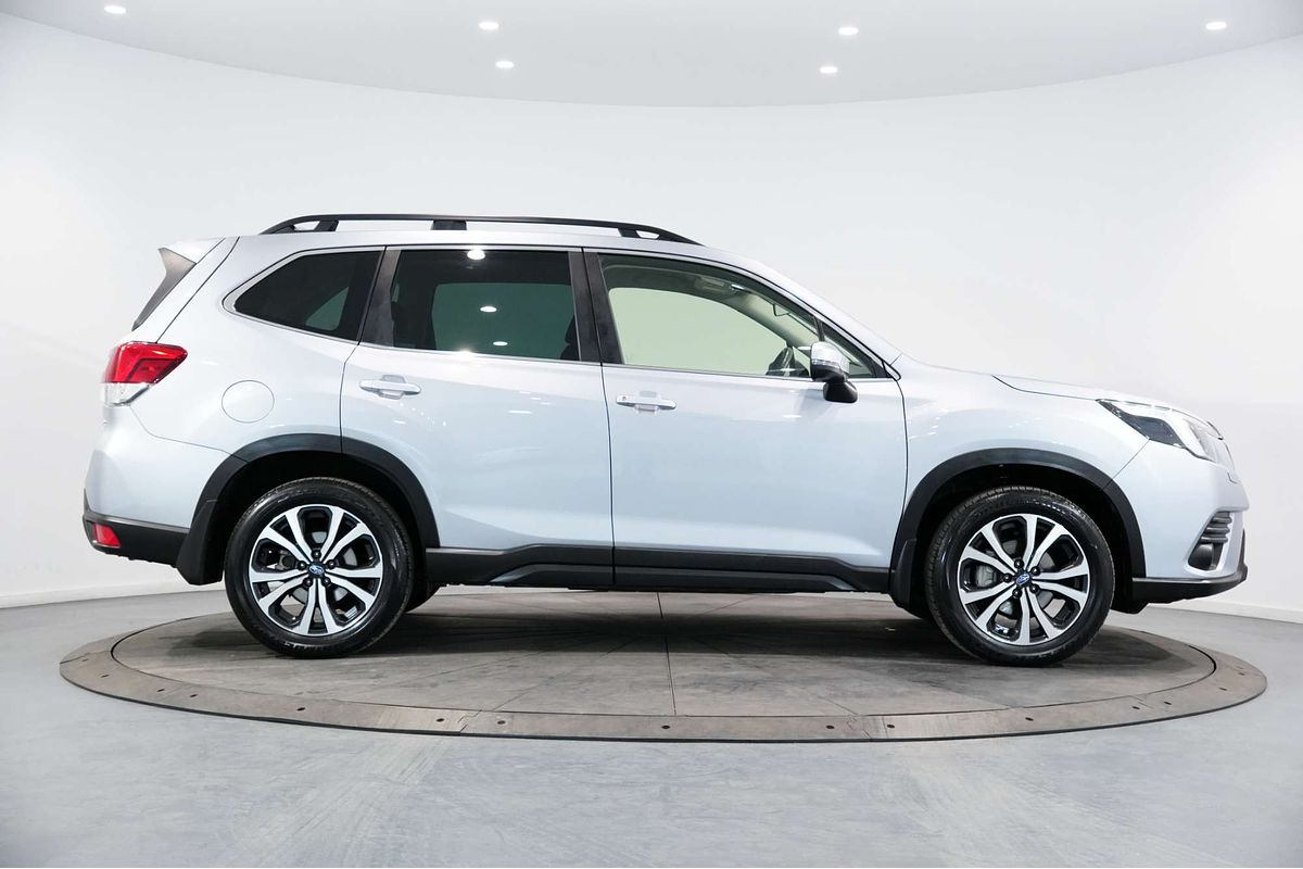 2022 Subaru Forester 2.5i Premium S5