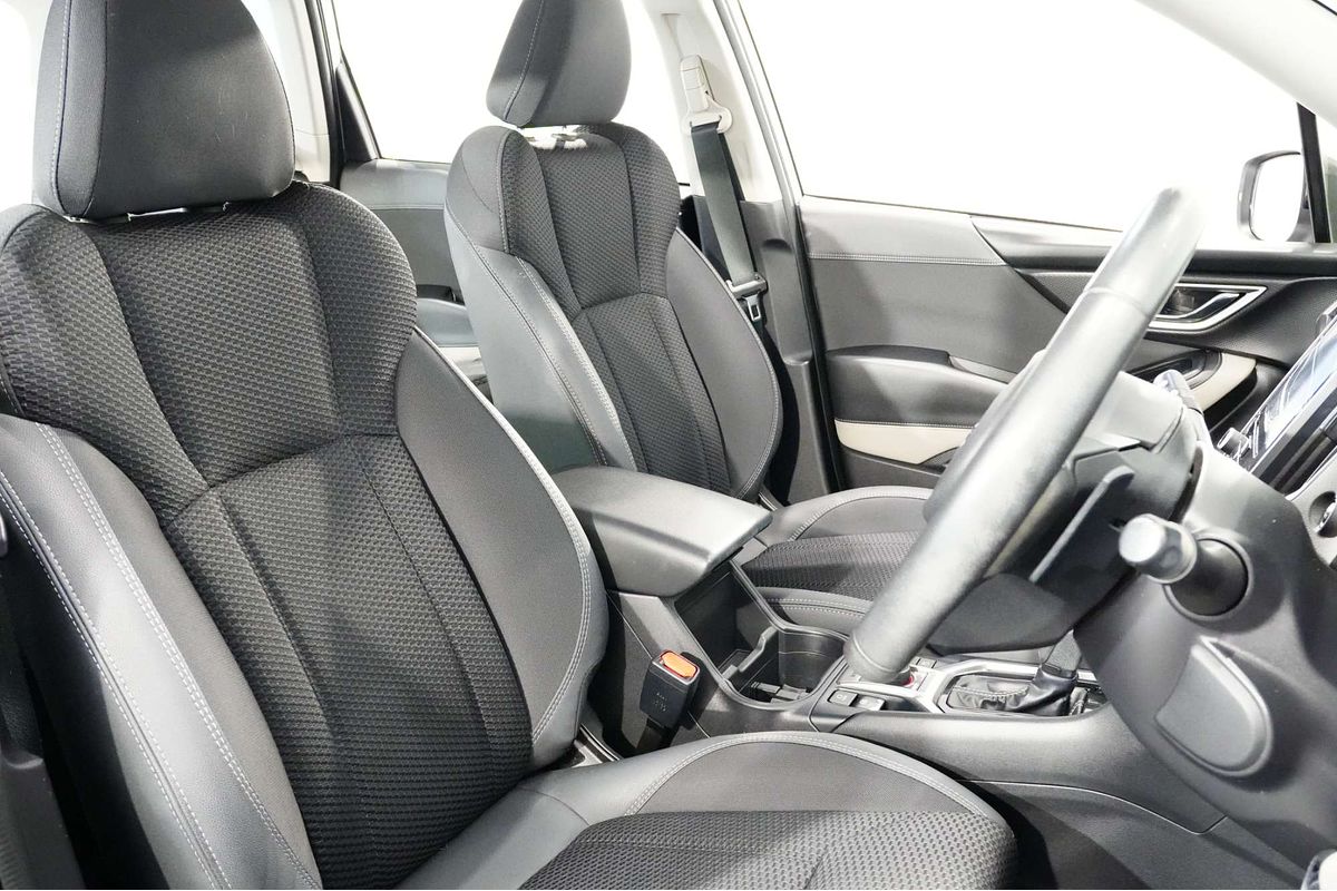 2022 Subaru Forester 2.5i Premium S5