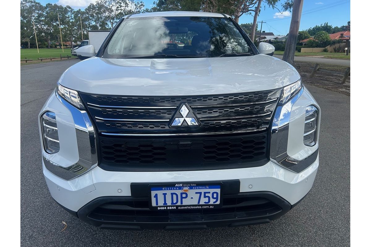 2024 Mitsubishi Outlander ES ZM