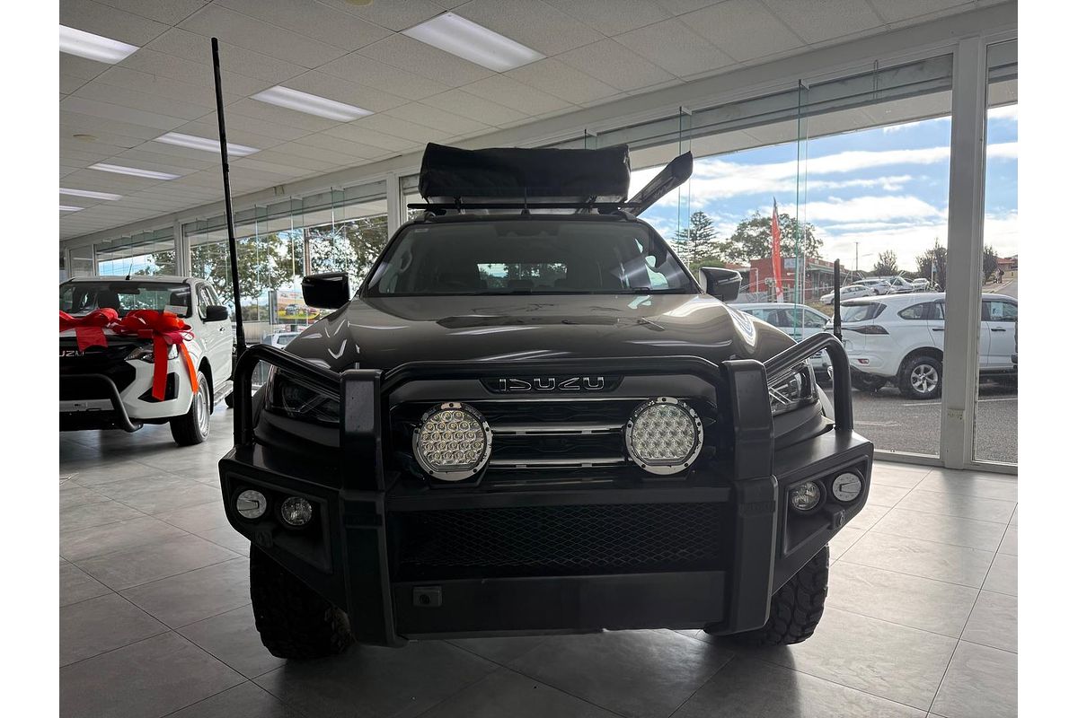 2022 Isuzu MU-X LS-T