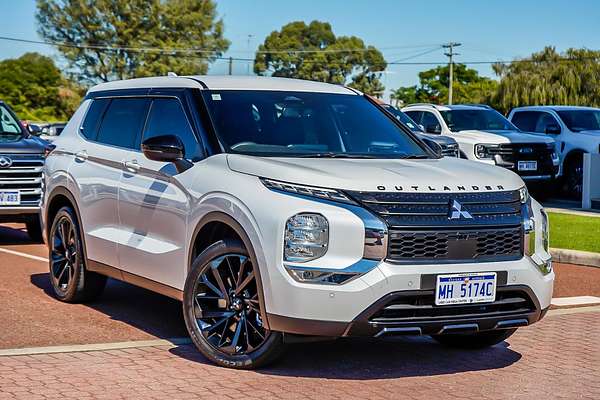 2023 Mitsubishi Outlander LS Black Edition ZM