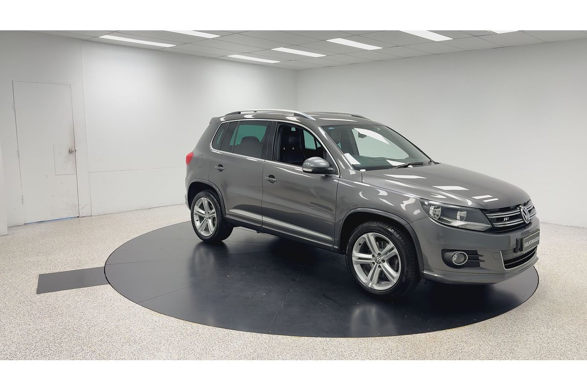 2016 Volkswagen Tiguan 155TSI R-Line 5N