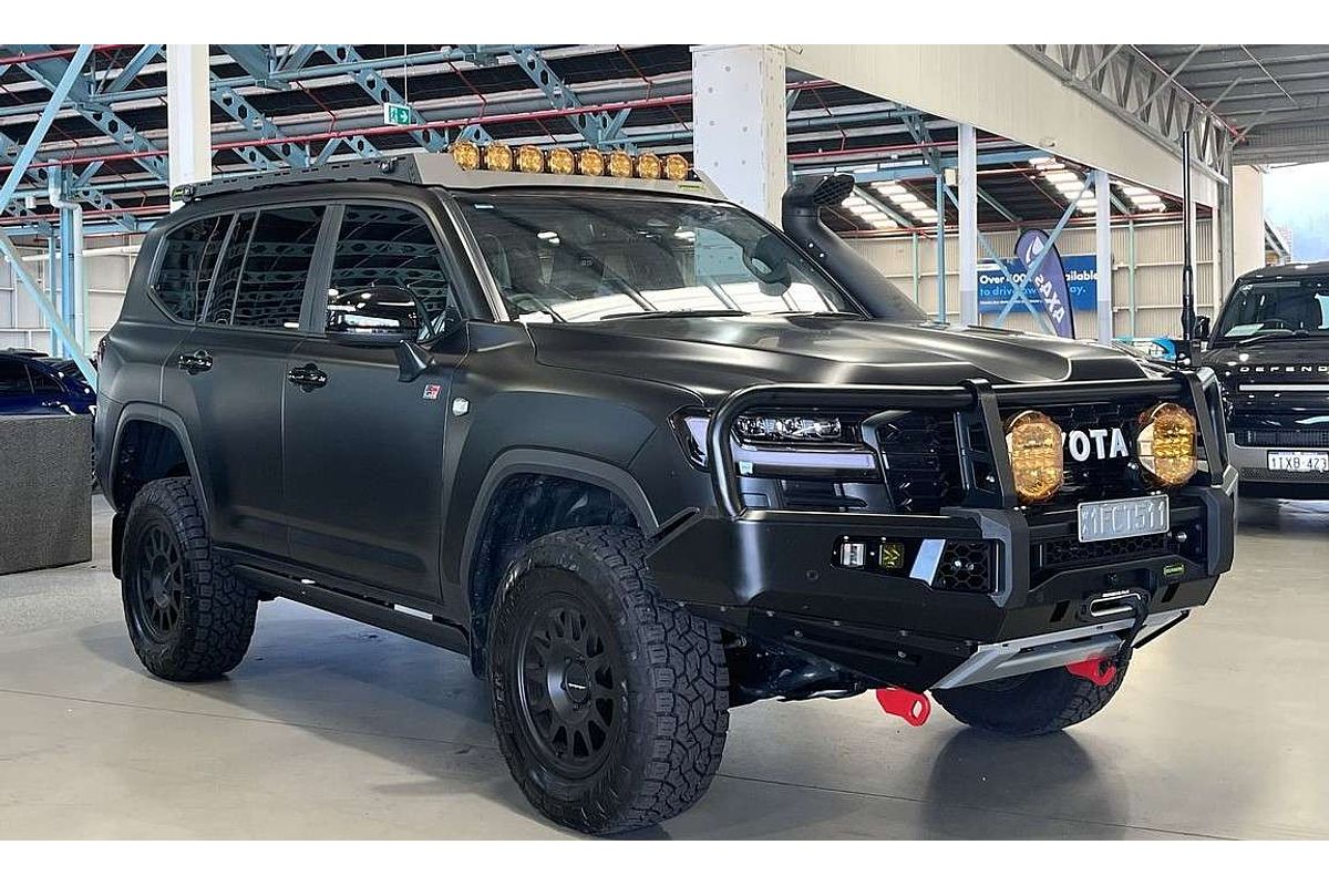2025 Toyota Landcruiser GR Sport FJA300R