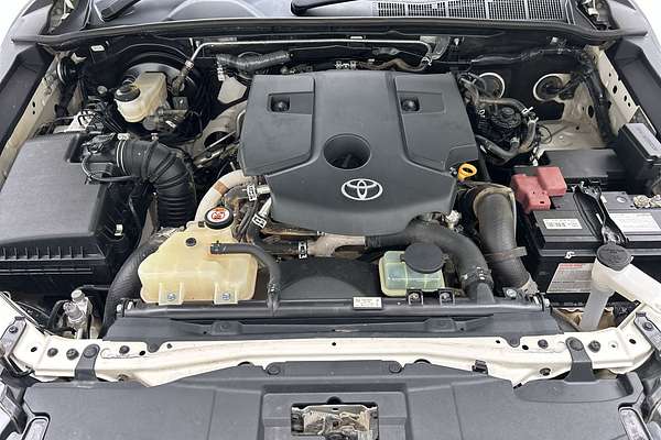 2022 Toyota Hilux SR GUN126R 4X4 thumb-9