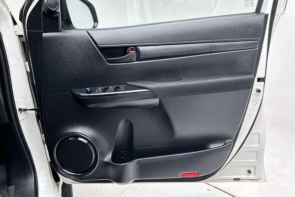 2022 Toyota Hilux SR GUN126R 4X4 thumb-17