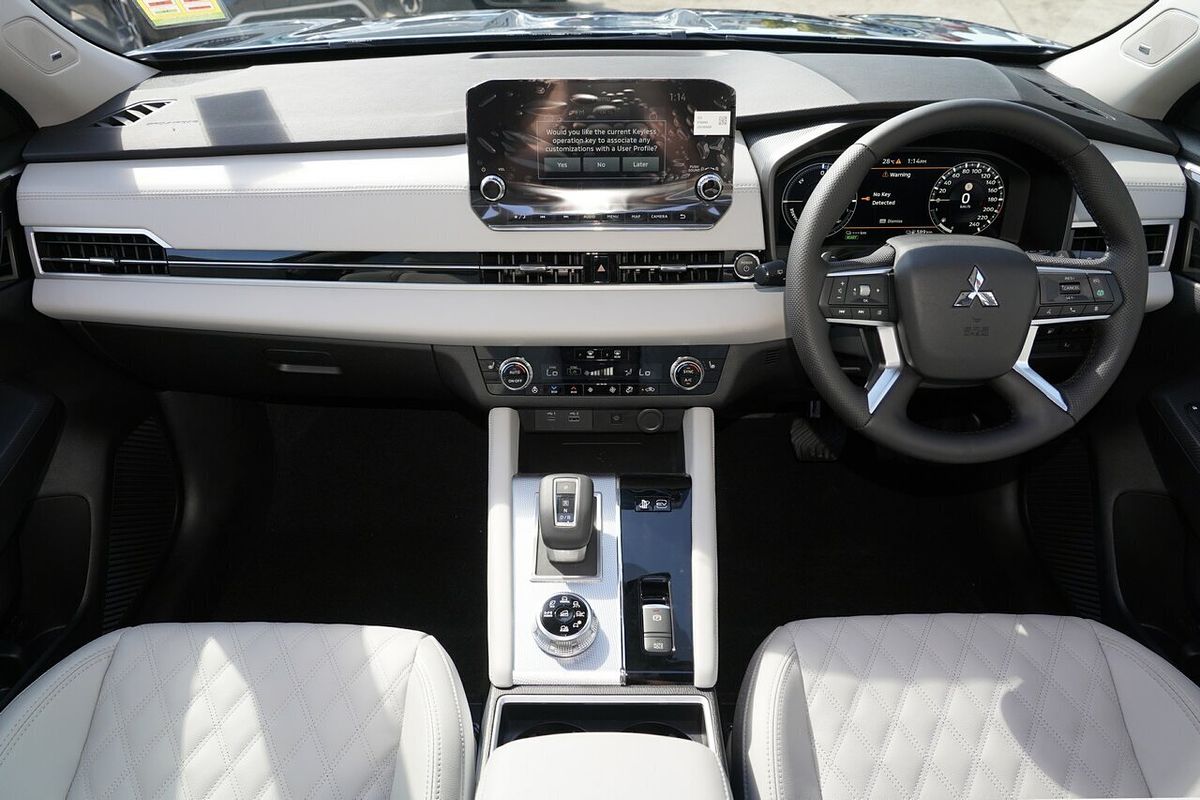2025 Mitsubishi Outlander PHEV Exceed ZM
