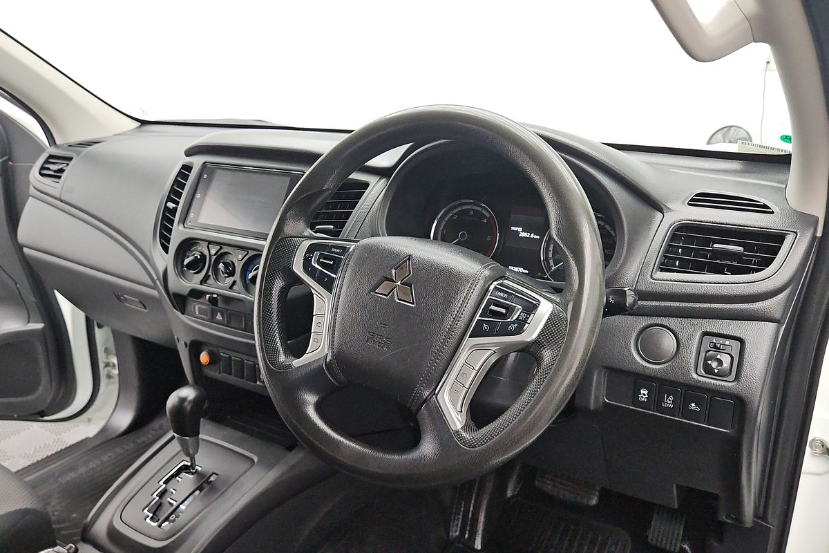 2022 Mitsubishi Triton GLX MR 4X4