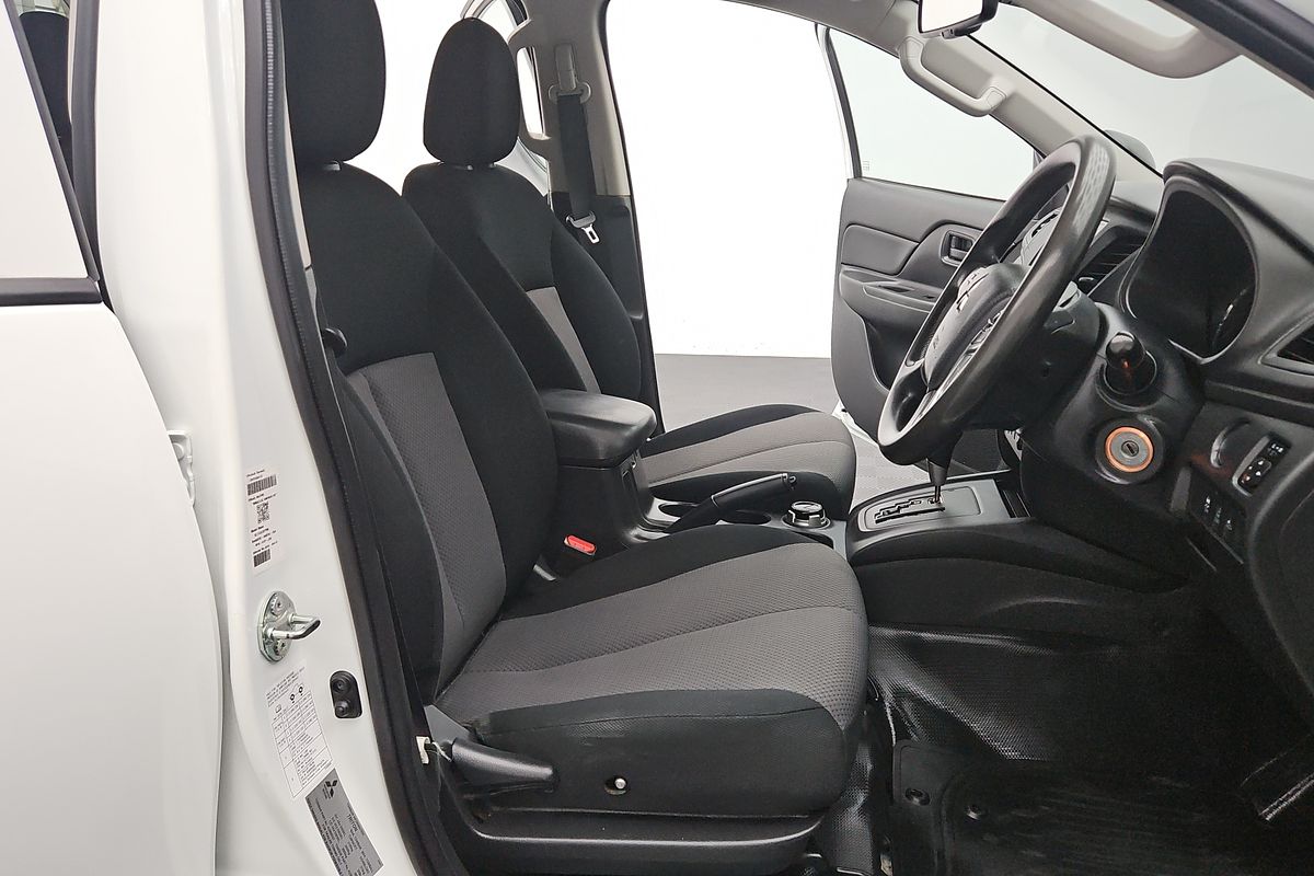 2022 Mitsubishi Triton GLX MR 4X4