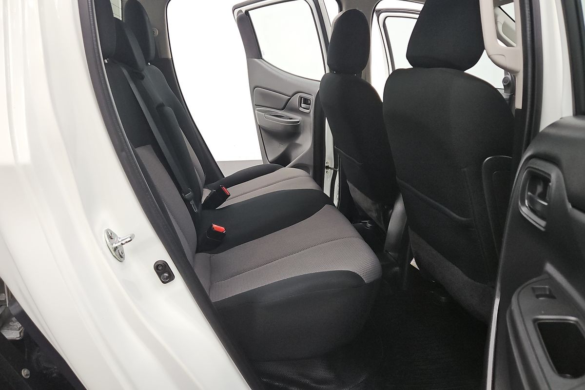 2022 Mitsubishi Triton GLX MR 4X4