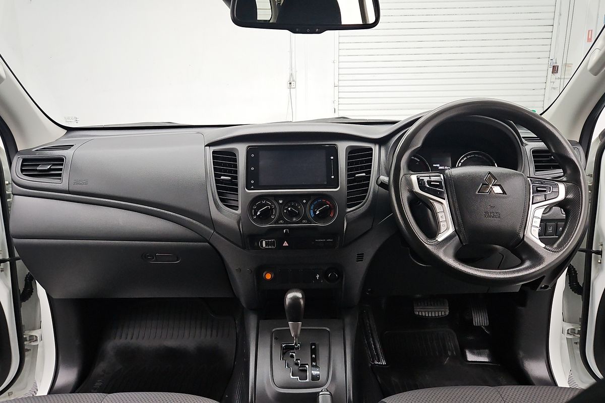 2022 Mitsubishi Triton GLX MR 4X4