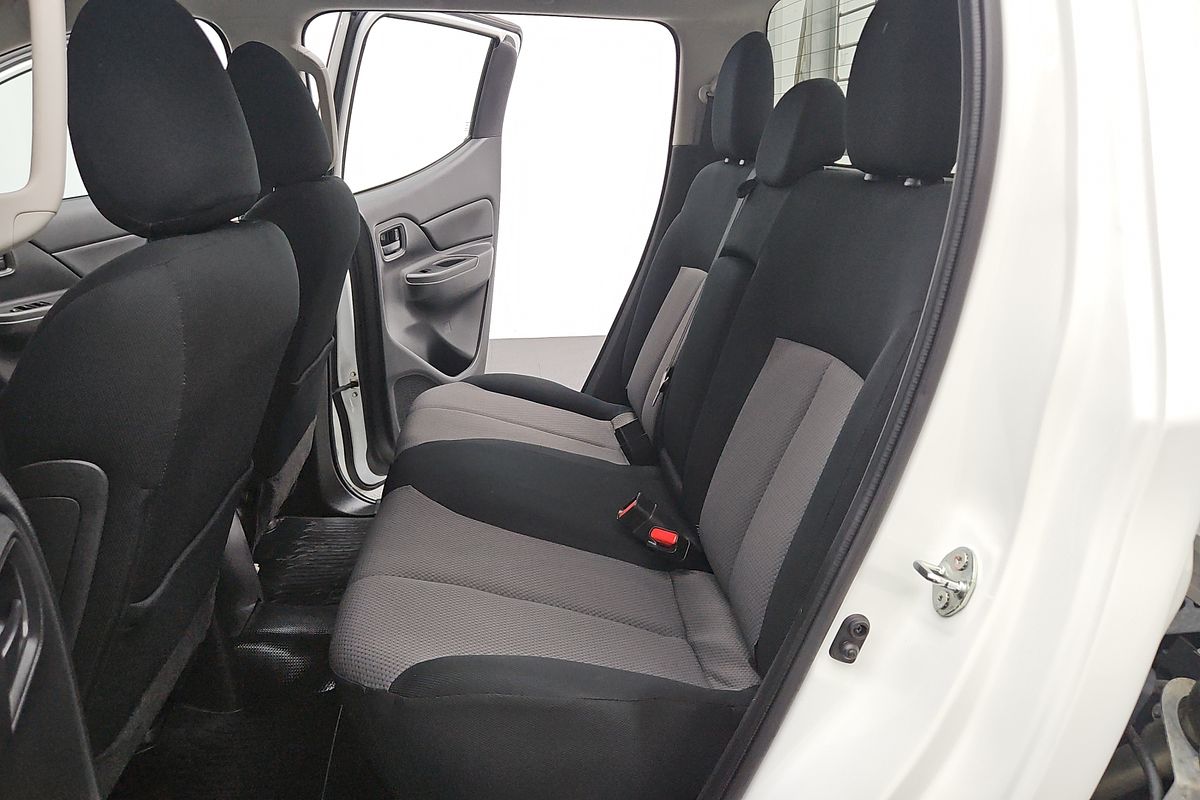 2022 Mitsubishi Triton GLX MR 4X4