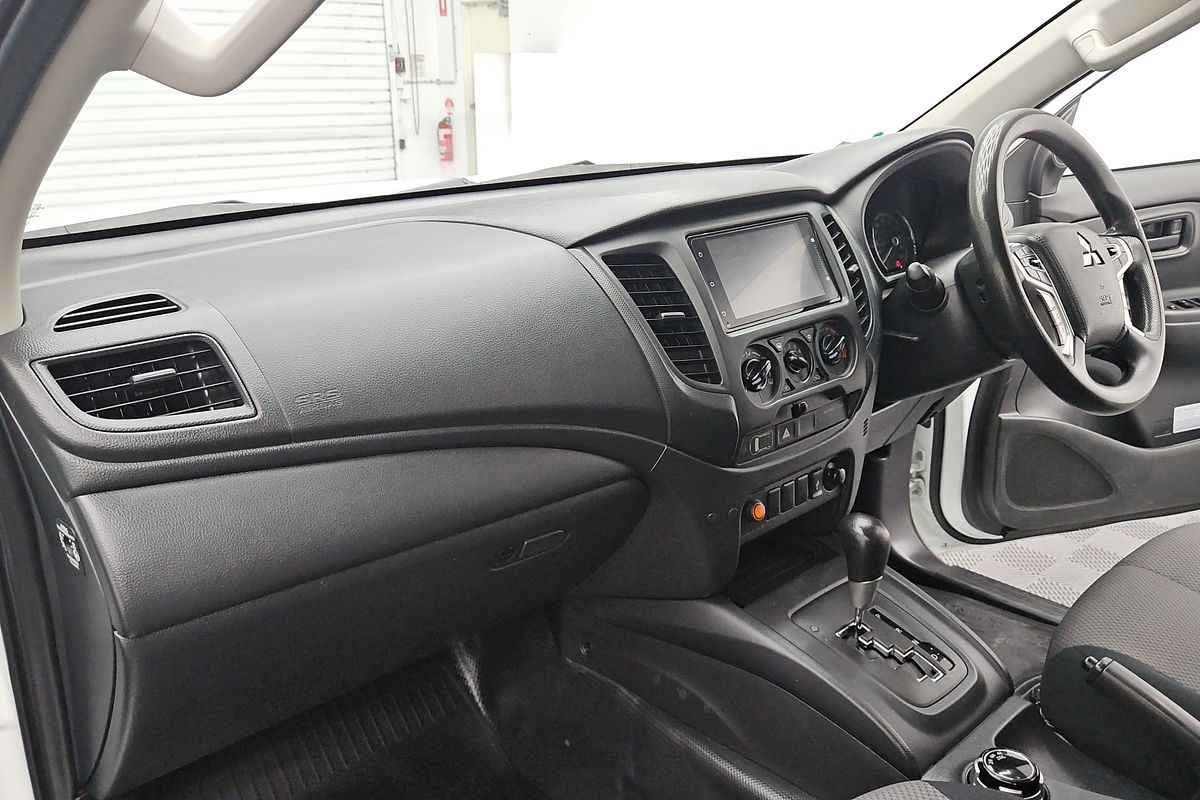 2022 Mitsubishi Triton GLX MR 4X4