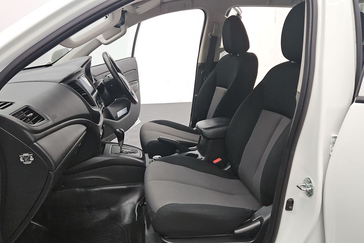 2022 Mitsubishi Triton GLX MR 4X4