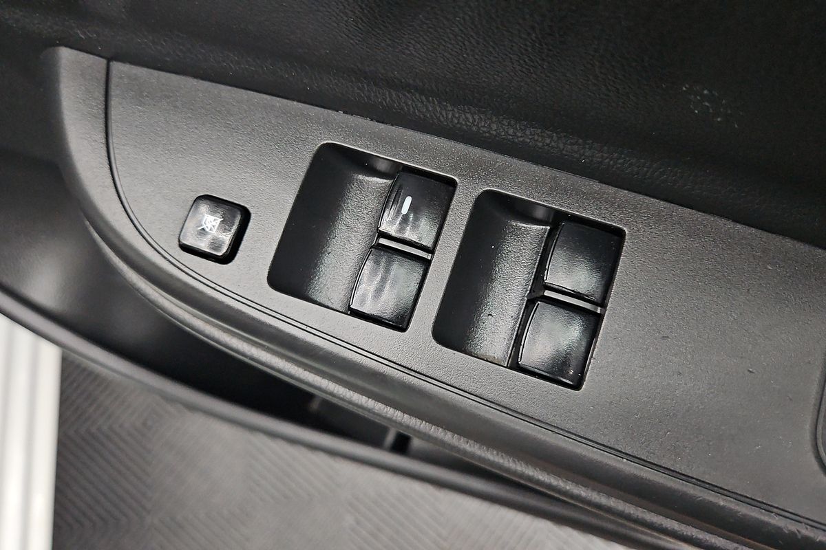 2022 Mitsubishi Triton GLX MR 4X4