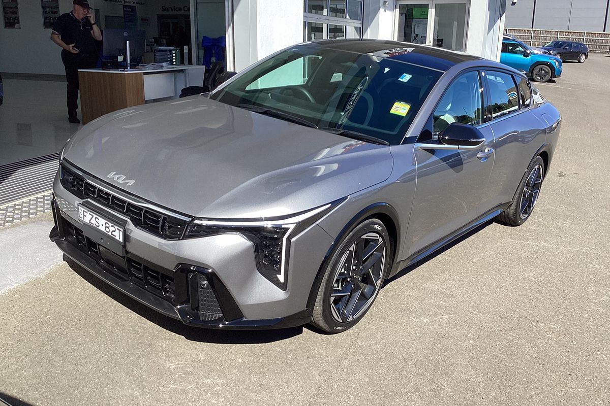 2025 Kia K4 GT-Line CL4m