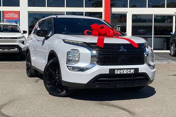 2024 Mitsubishi Outlander Black Edition ZM