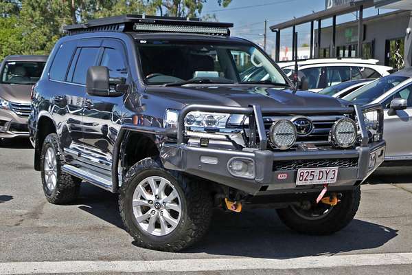 2017 Toyota Landcruiser Sahara URJ202R