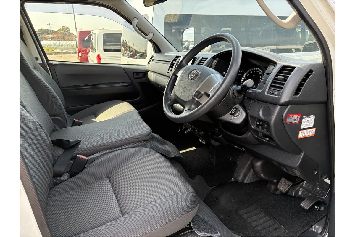 2019 Toyota Hiace DX Justlow