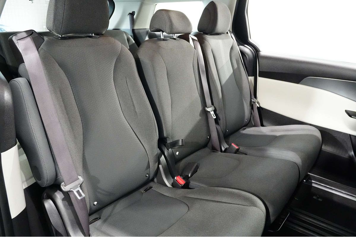 2023 Kia Carnival S KA4