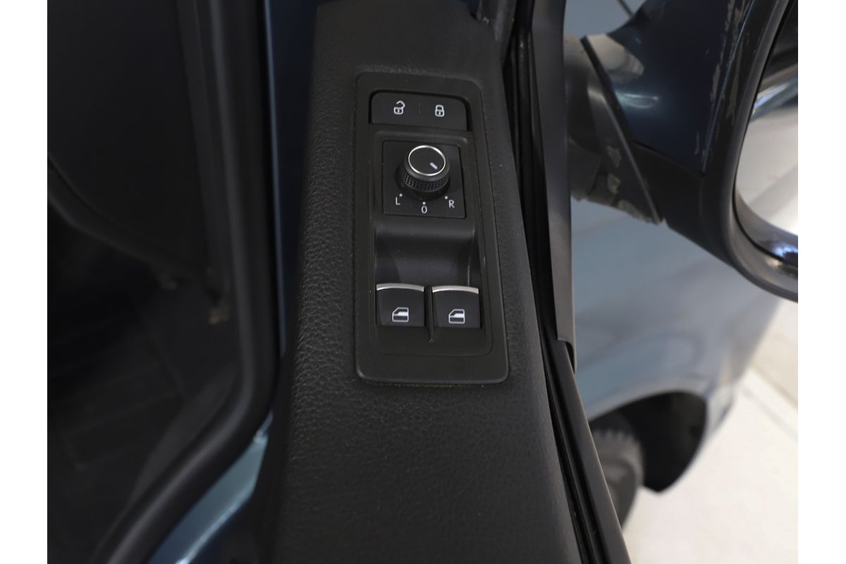 MY19 Volkswagen Multivan Comfortline TDi340 7sp DSG (SGMGB7/19)