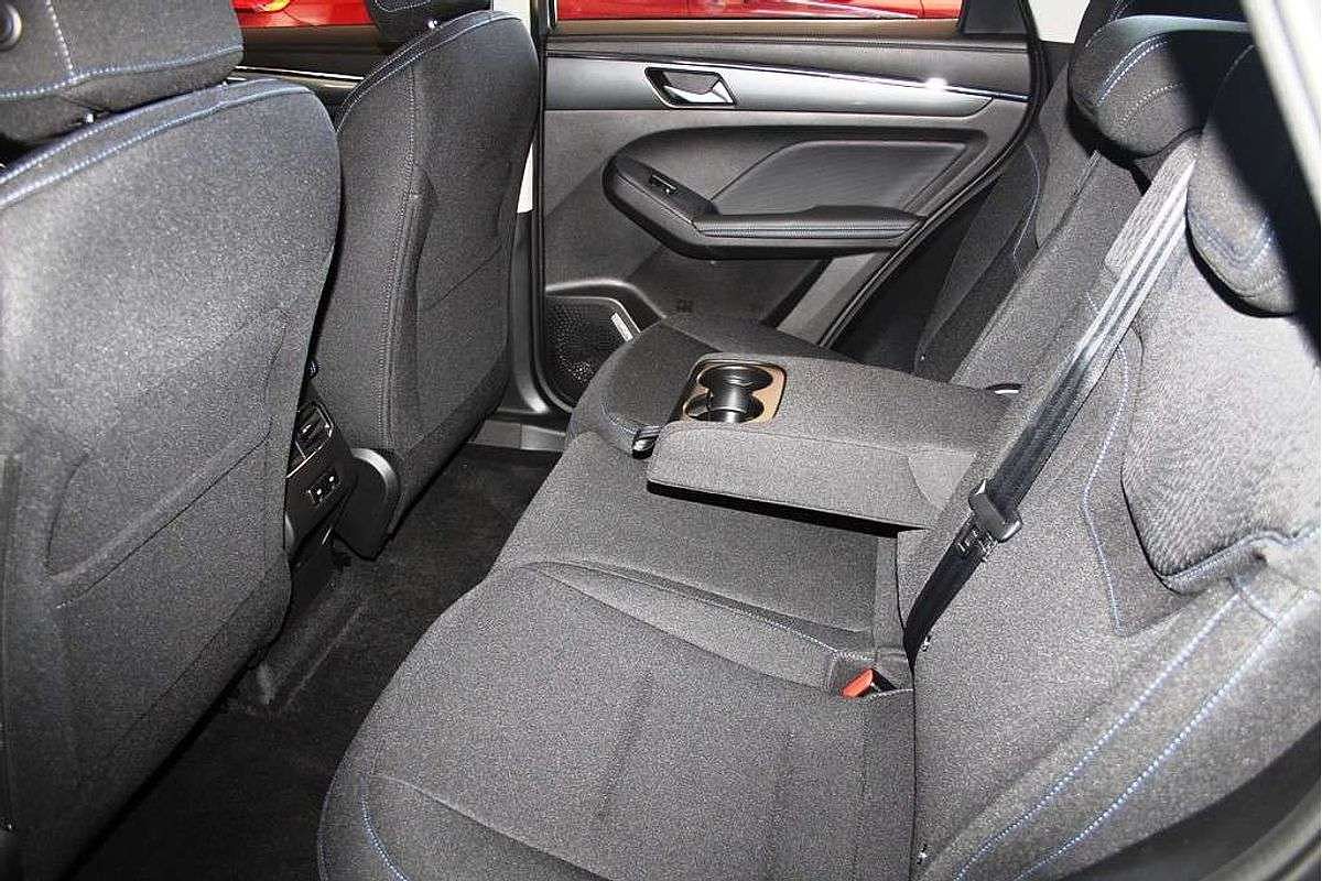 Jolion Facelift Premium Petrol Auto 4x2