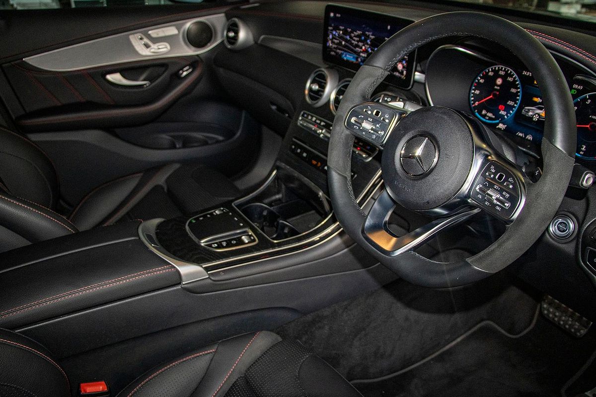 C253 802MY GLC300 CPE 5dr 9G 9 sp 2.0T