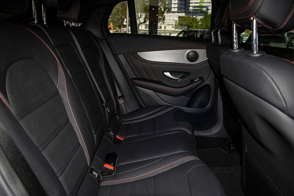 C253 802MY GLC300 CPE 5dr 9G 9 sp 2.0T